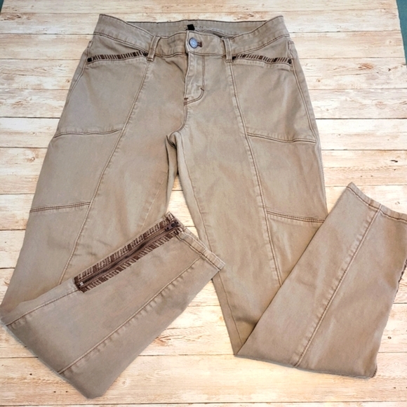 WHBM Jeans | Chevron |  Zipper Hem | Skinny Jeans | White House Black Market - Picture 4 of 16